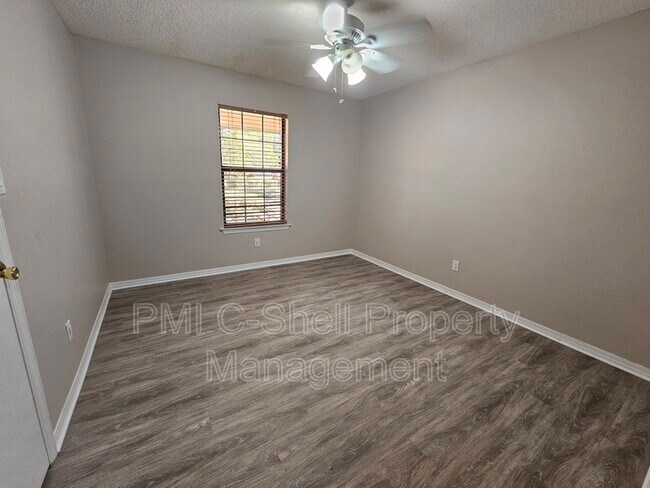 Foto del edificio - 4444 Bellview Ave