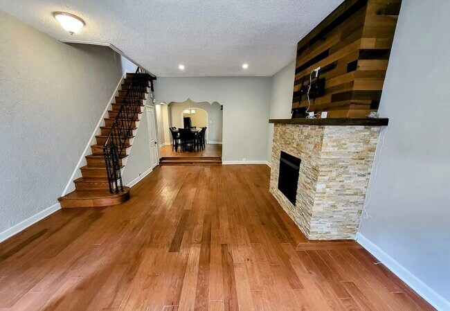 Sala de estar - 2222 Earp St