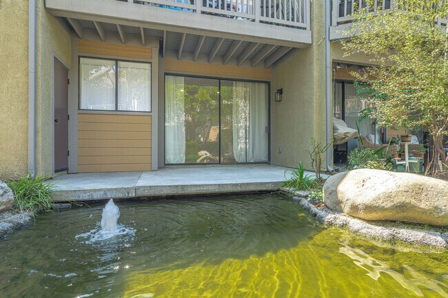 Building Photo - 1 Bedroom Located in Lakeside Condos of Ga...