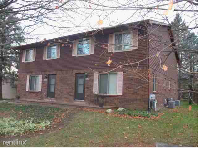 Building Photo - 2 br, 1.5 bath 4plex - 2211 Woodleaf St 22...