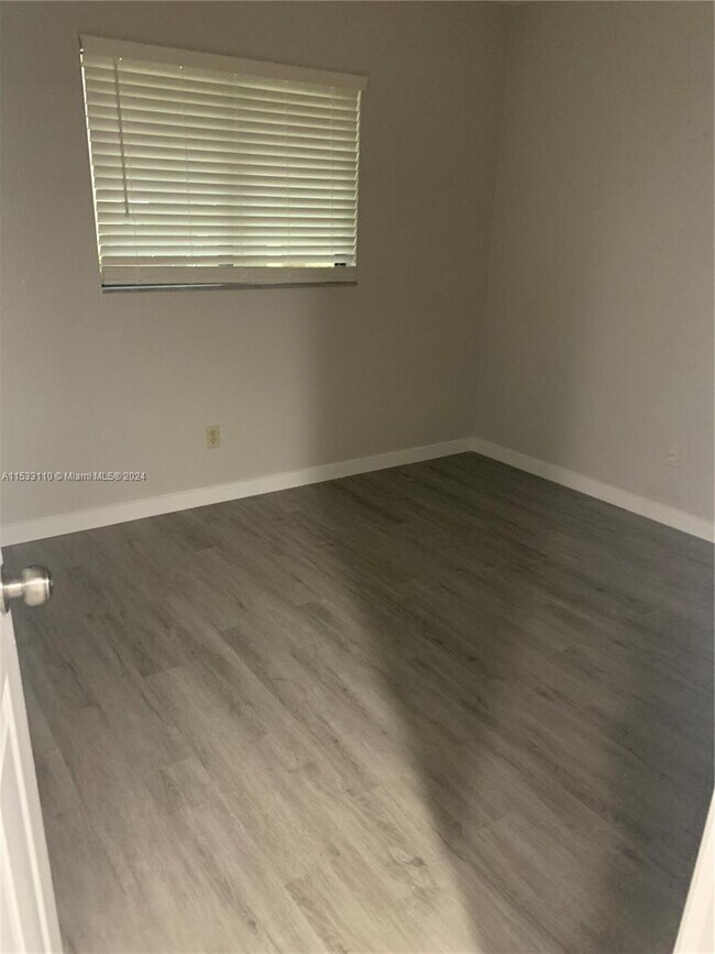 Foto del edificio - 28160 Pine Haven Way
