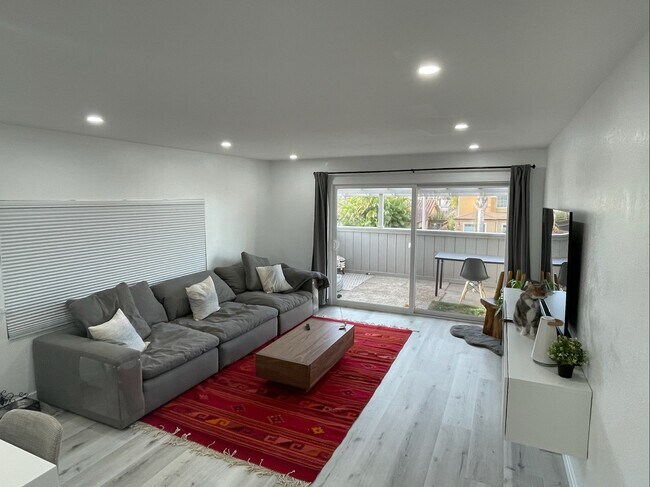 Building Photo - 4971 Dunes St