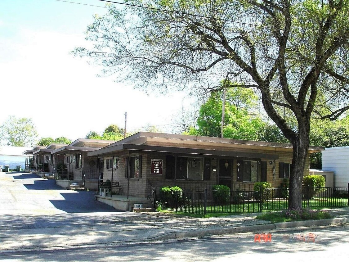 Primary Photo - 1431 Orange Ave