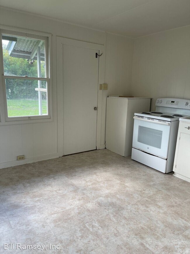 Foto del edificio - 2 br, 1 bath House - 2315-B CALIFORNIA AVE.