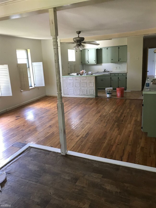 Foto del edificio - 2 br, 2 bath House - 210 S Preston