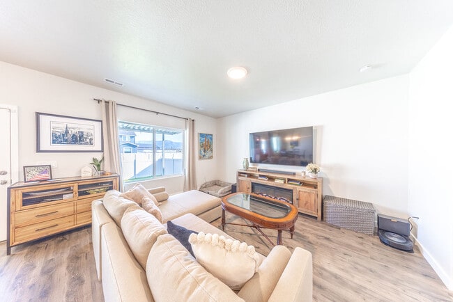 Building Photo - 3542 W 4150 S