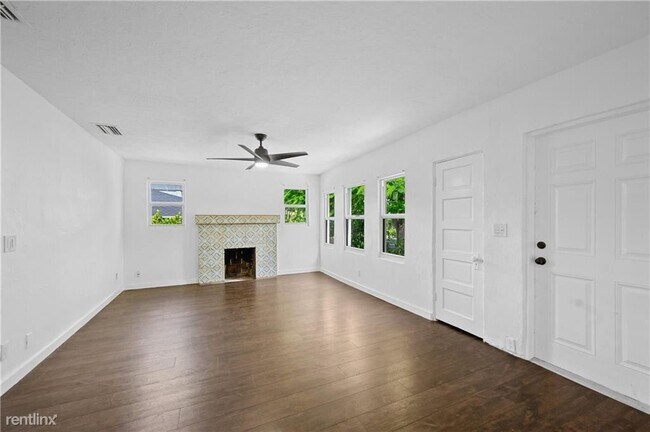 Building Photo - 3 br, 2 bath House - 1012 Avon Rd