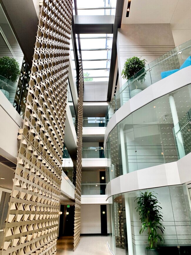 Photo - 400 S Broadway Apartment