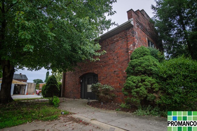 Building Photo - Charming Brick 2-Story Home
