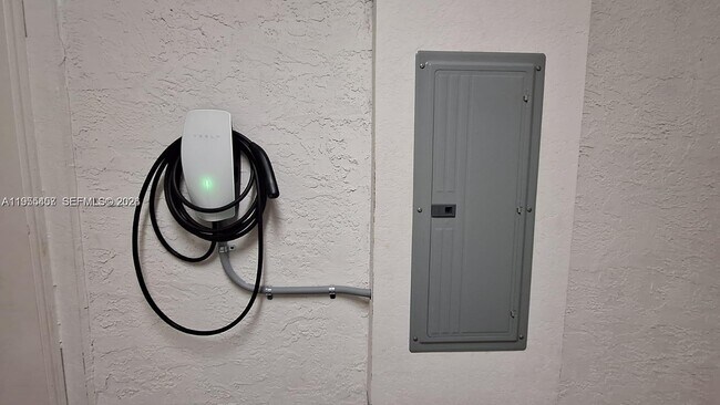 Foto del edificio - 111 SE 7th Ave