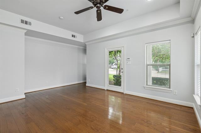 Building Photo - 1600 Carpenter Dr
