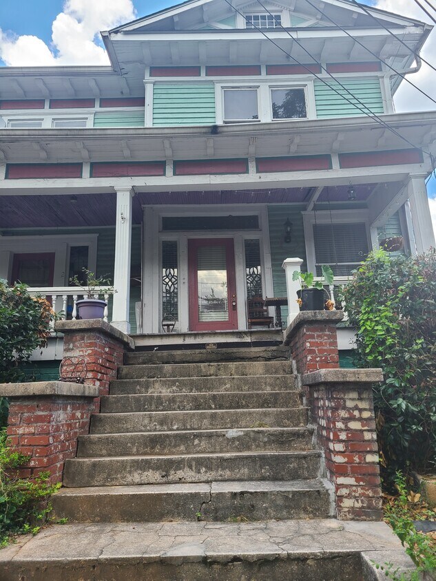 1124 Colquitt Ave NE, Atlanta, GA 30307 Townhome Rentals in Atlanta