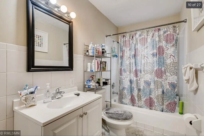 Foto del edificio - 403 W 74th St