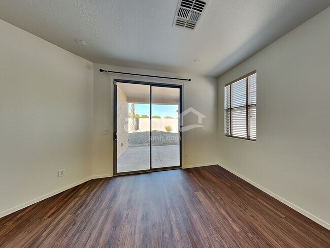 Foto del edificio - 17924 W Hatcher Road
