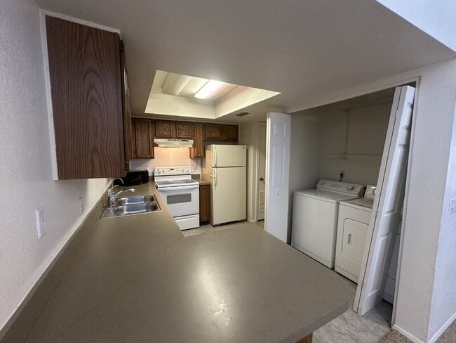 Foto del edificio - 13644 N Hamilton Dr