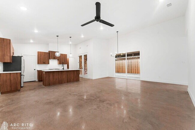 Foto del edificio - 4529 22nd Pl