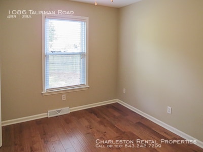 Building Photo - 1086 Talisman Rd
