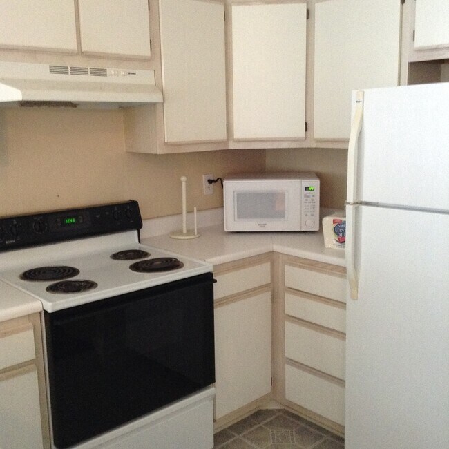Foto del edificio - 504 River Oaks Dr