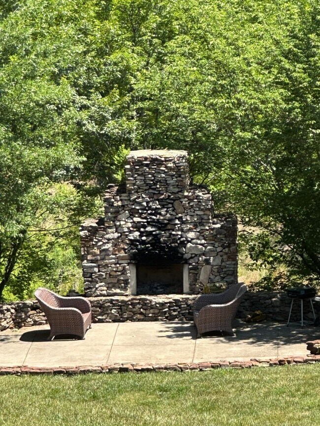 Building Photo - 1855 Candlewood Ct