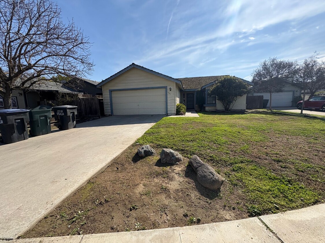 Foto principal - Cute SW Visalia home in a great school dis...