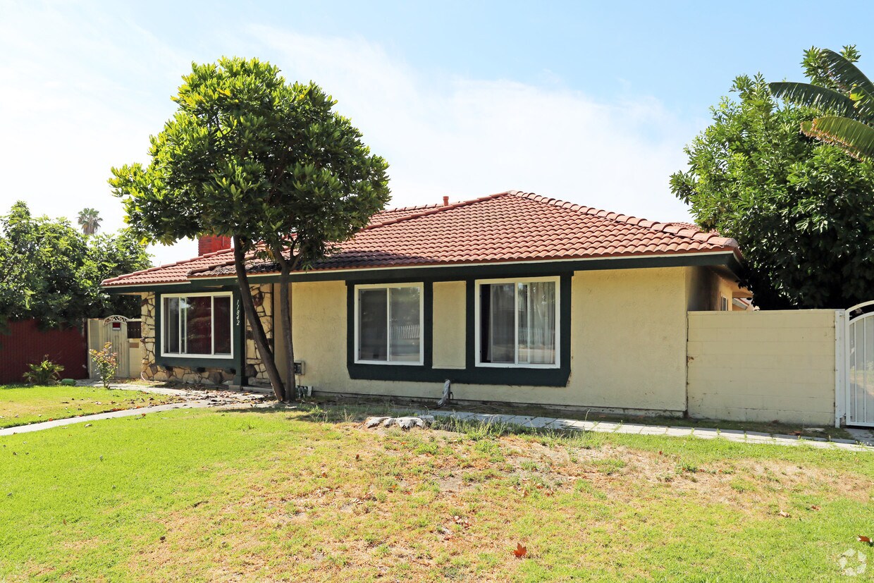 Building Photo - 11842 Garden Grove Blvd