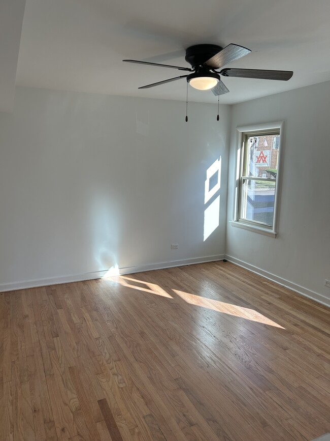 Building Photo - 10442 S Claremont Ave