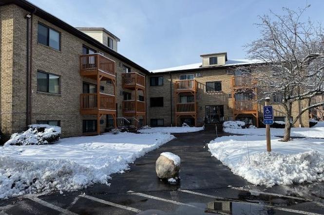 Building Photo - 2 Lancelot Ct