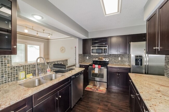 Building Photo - Price Drop!! Overland Park MidTerm or LongTerm Townhome 2/3-Bed, 3.5-Bath w/ GYM!! - Furnished or...