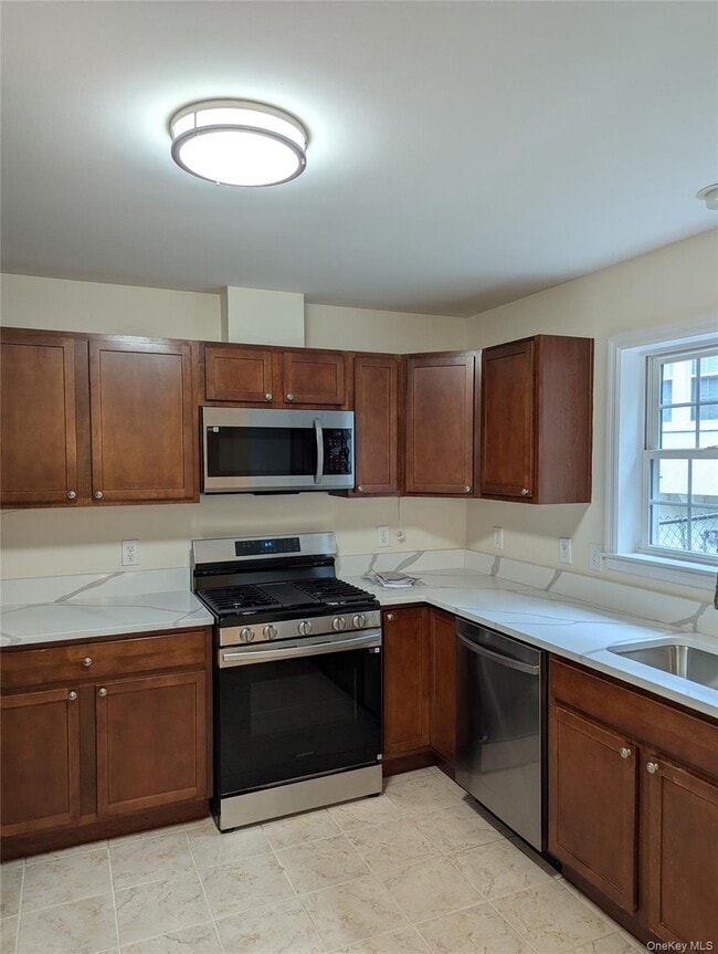 Building Photo - 126 Nethermont Ave