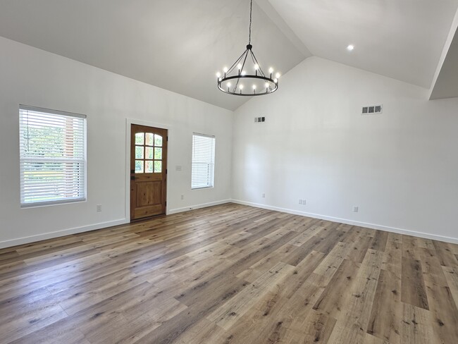 Building Photo - 3525 Fairfield Pike