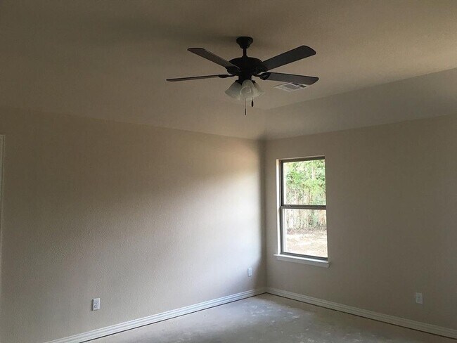 Foto del edificio - 737 MacArthur Blvd