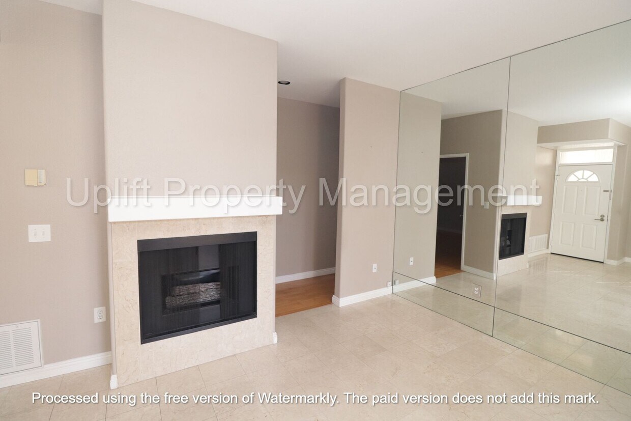 Primary Photo - 2 Bed, 2 Bath Condo AVAILABLE NOW!