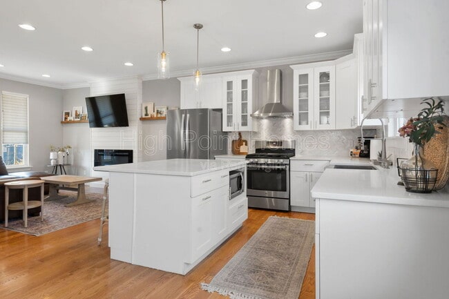 Building Photo - 213 Winchester St