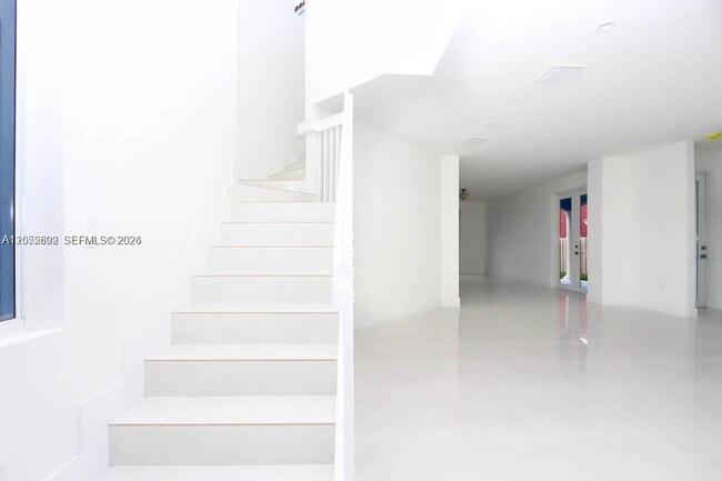 Building Photo - 15631 SW 11th Terrace