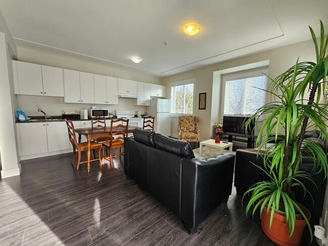 Building Photo - 9245 Hazel St