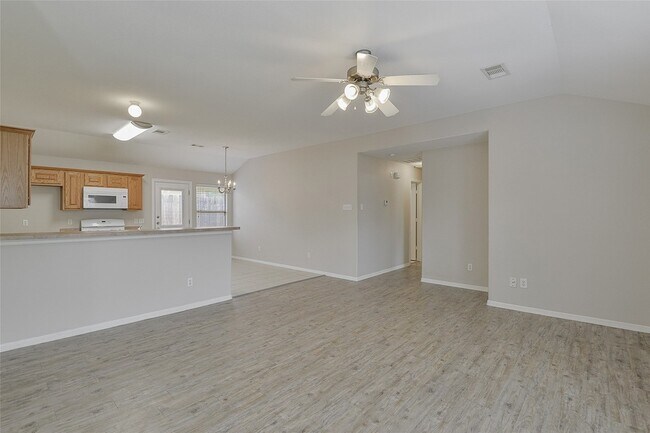 Foto del edificio - 24415 Strong Pine Dr