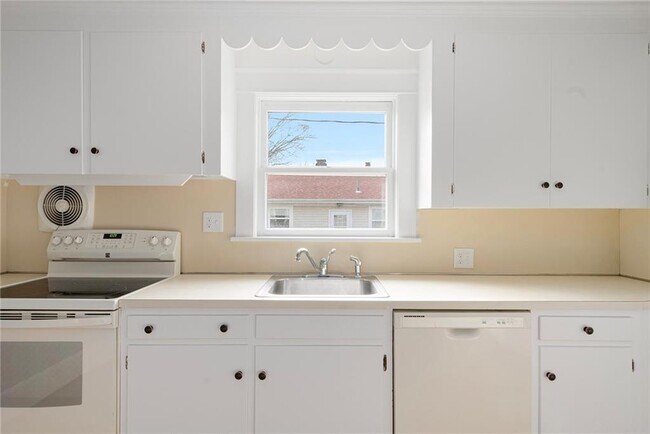 Foto del edificio - 97 Bliss Mine Rd