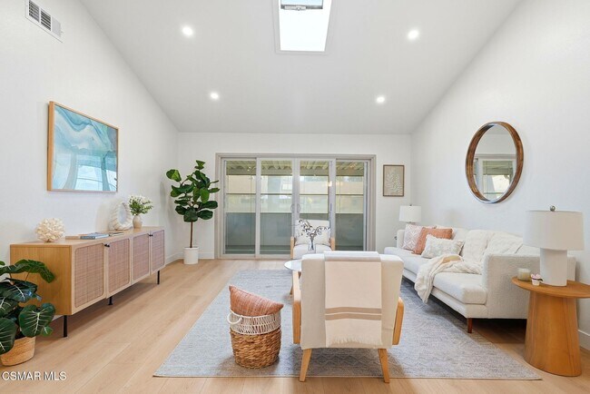 Foto del edificio - 5140 Village 5