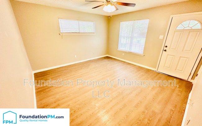 Foto del edificio - 5099 Blacksmith Dr