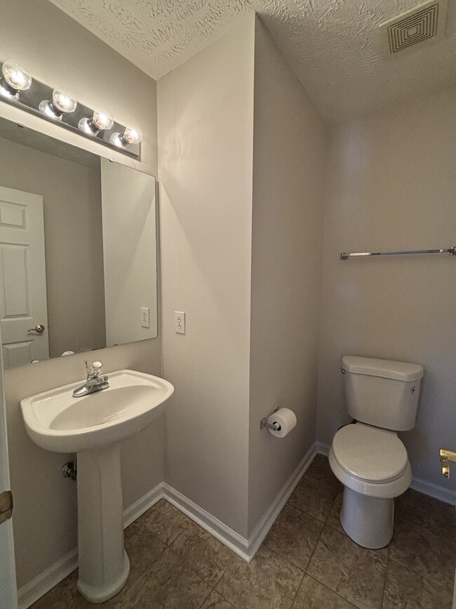 Building Photo - 460 Bristlecone Dr