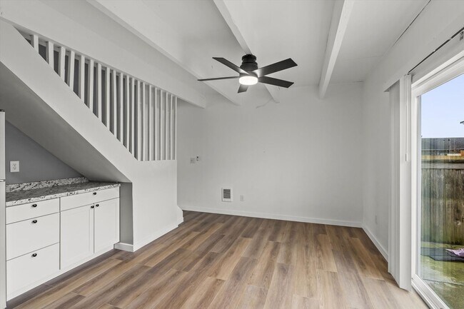 Foto del edificio - Cute 3 bed 2 bath town home