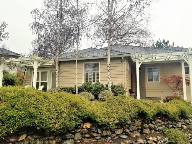Building Photo - 2406 Sun Oaks Dr