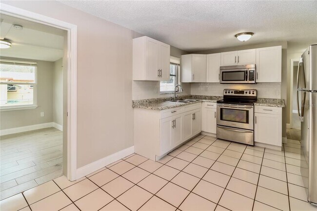 Foto del edificio - 4151 Ridgefield Ave