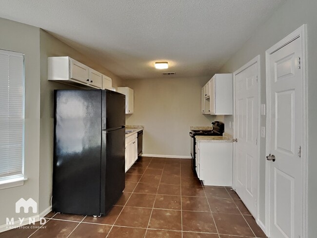 Foto del edificio - 6731 Whitten Grove Cove