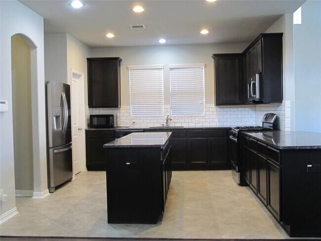 Building Photo - 106 Woodridge Xing
