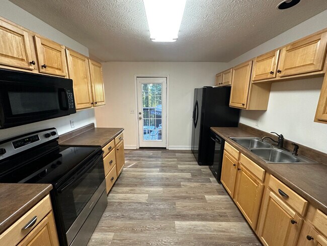 Building Photo - 301 Spring Hollow Rd