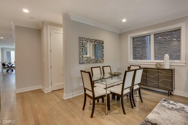 Foto del edificio - 1542 N Hudson Ave