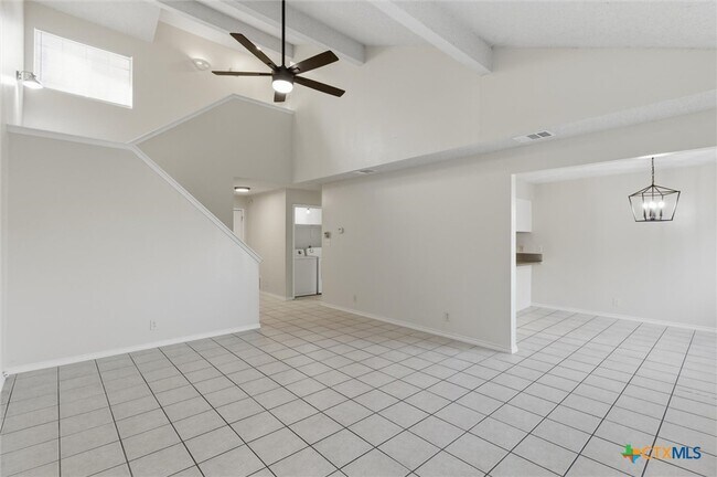 Building Photo - 115 Crest Dr