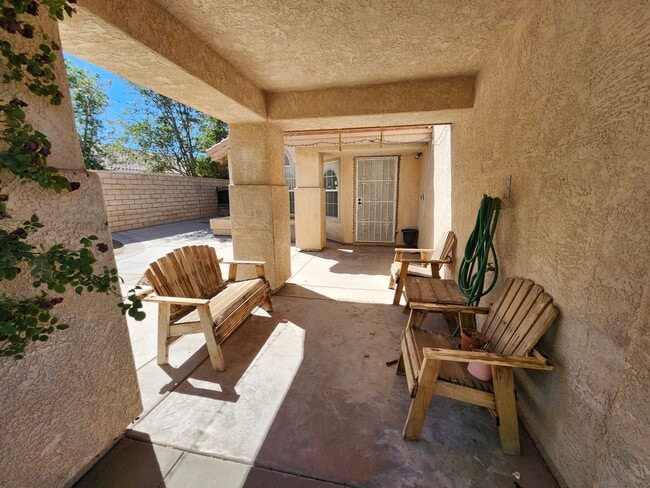 Foto del edificio - 37729 Rockie Ln