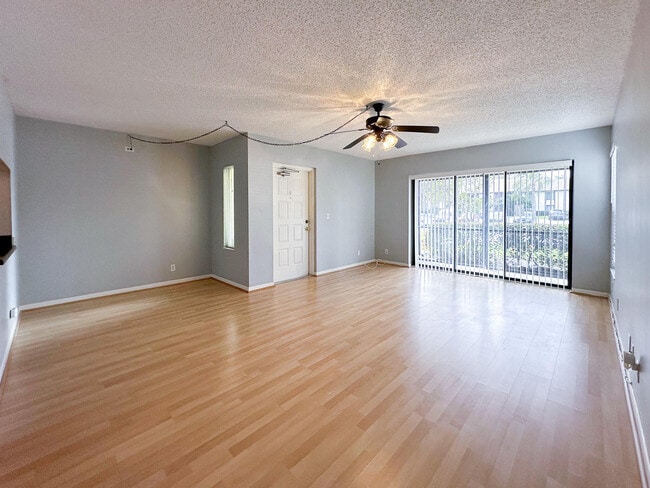 Building Photo - 1575 SW Silver Pine Way